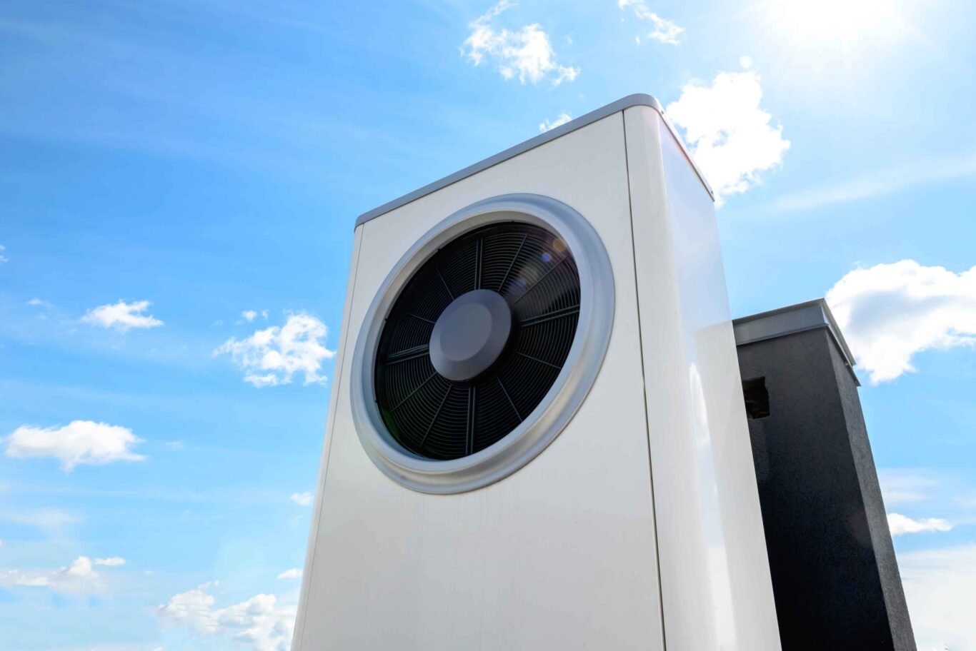 heat-pump-for-solar-systems-on-the-roof-of-the-house
