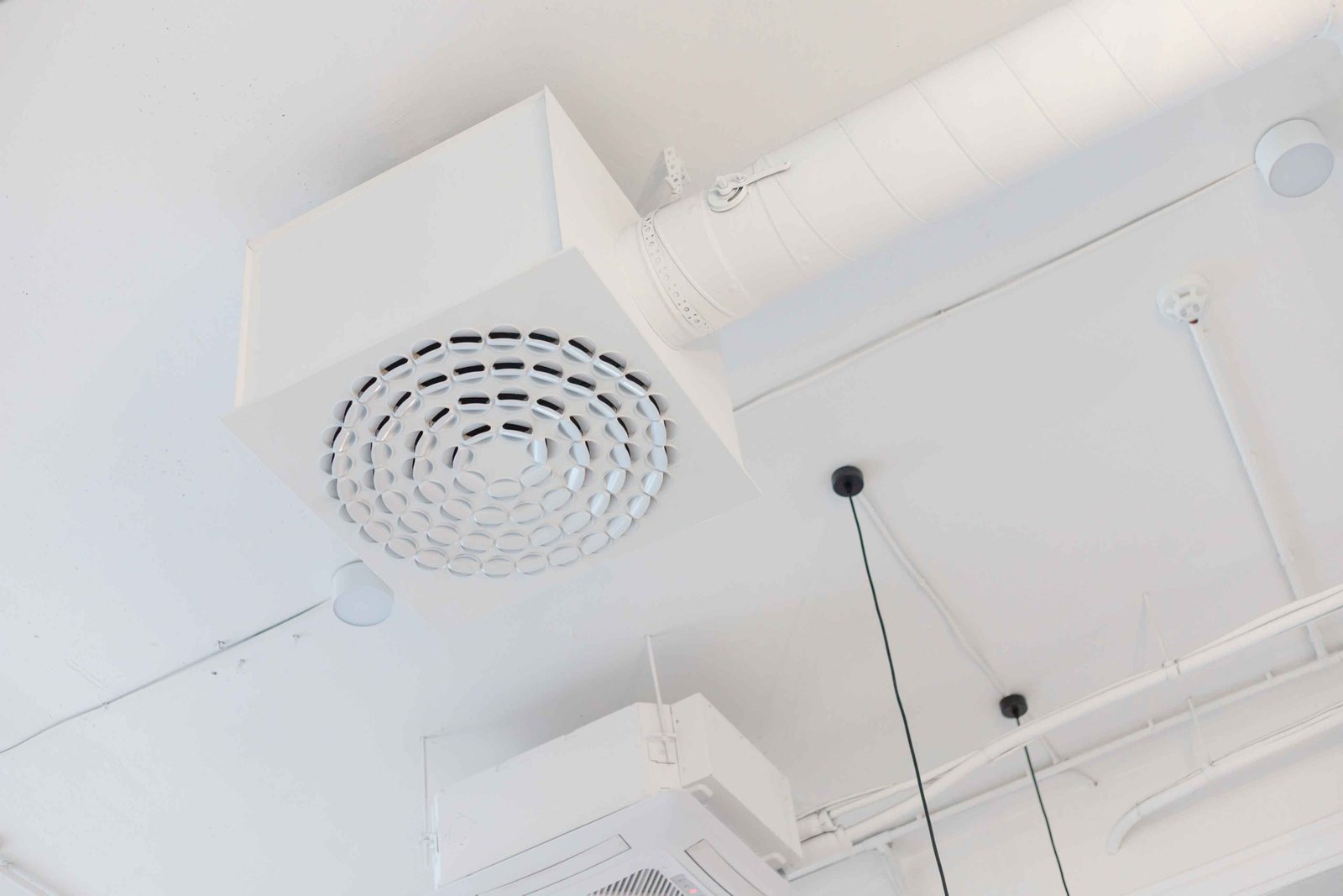 ventilation duct system with supply grid